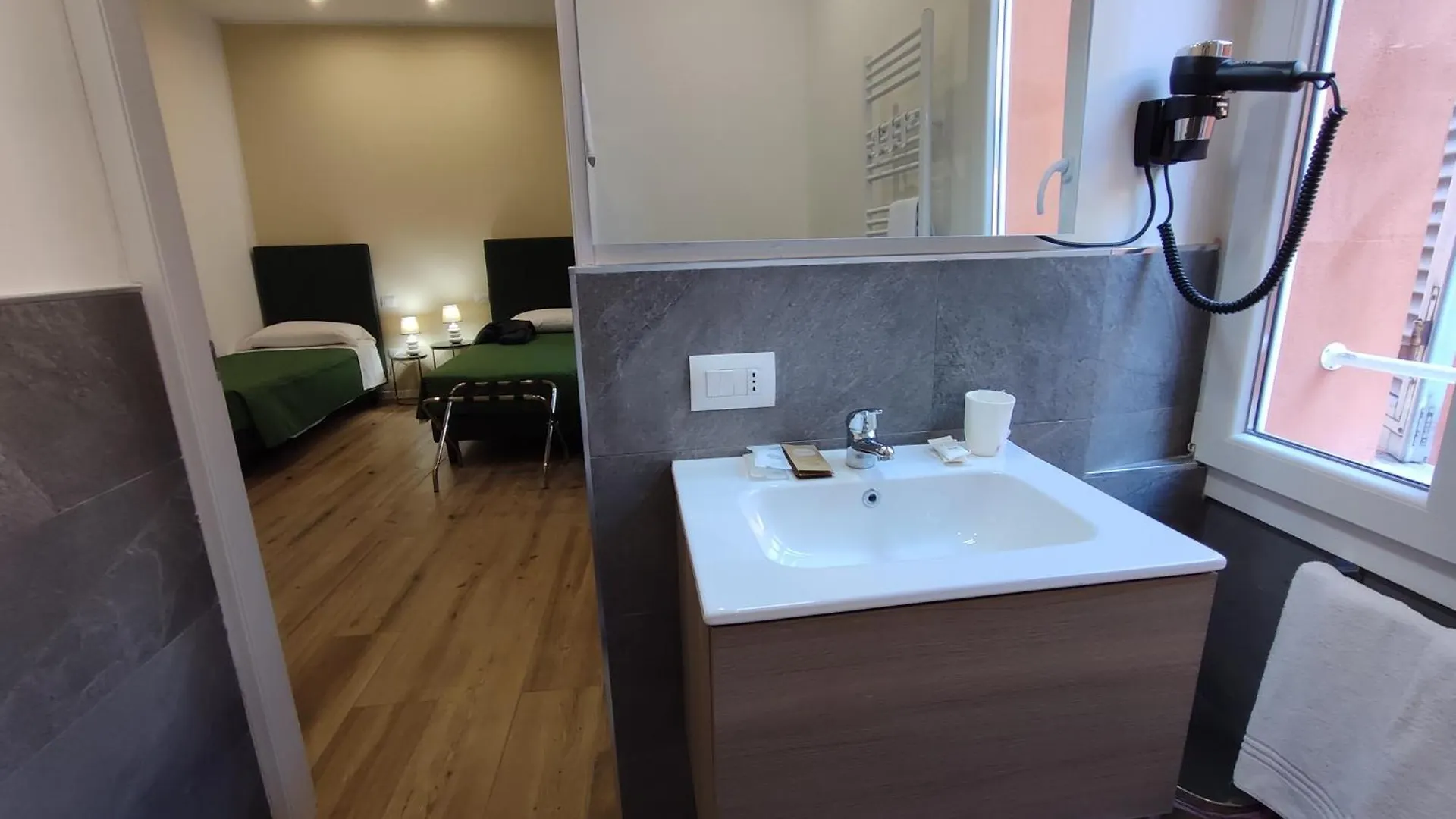 Residenza Maggiore 10 - Affittacamere - Guest House Boloňa Bed & Breakfast