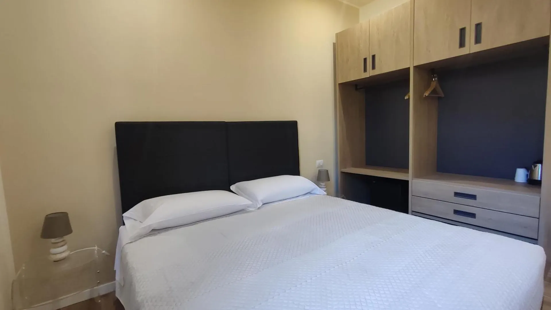 Residenza Maggiore 10 - Affittacamere - Guest House Bolonha